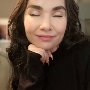 Meet your Posher, Aura